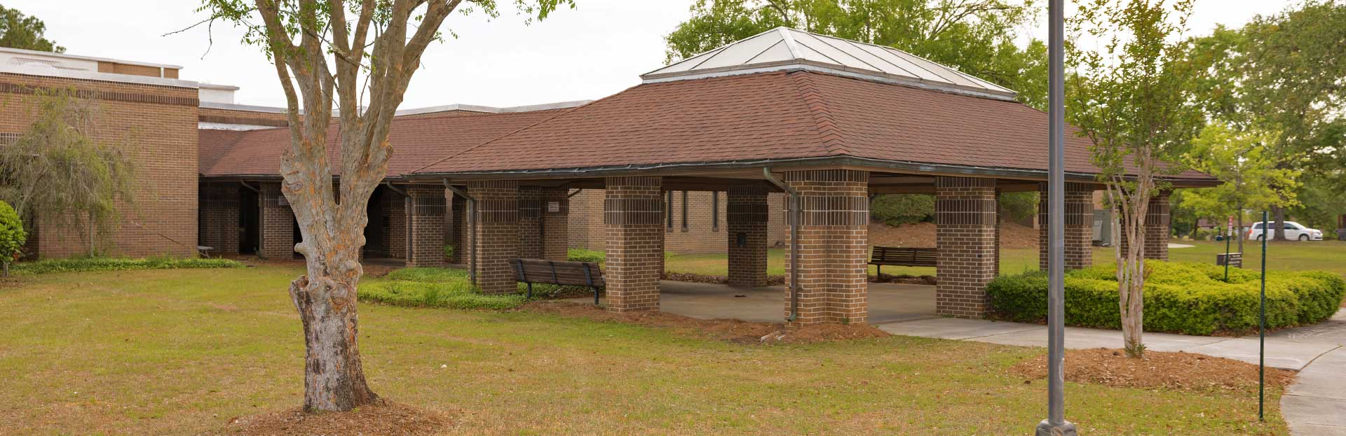 Exterior image of Thomas University's new Woodlands Campus